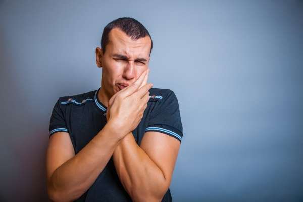 General Dentist Tips On Helping A Toothache